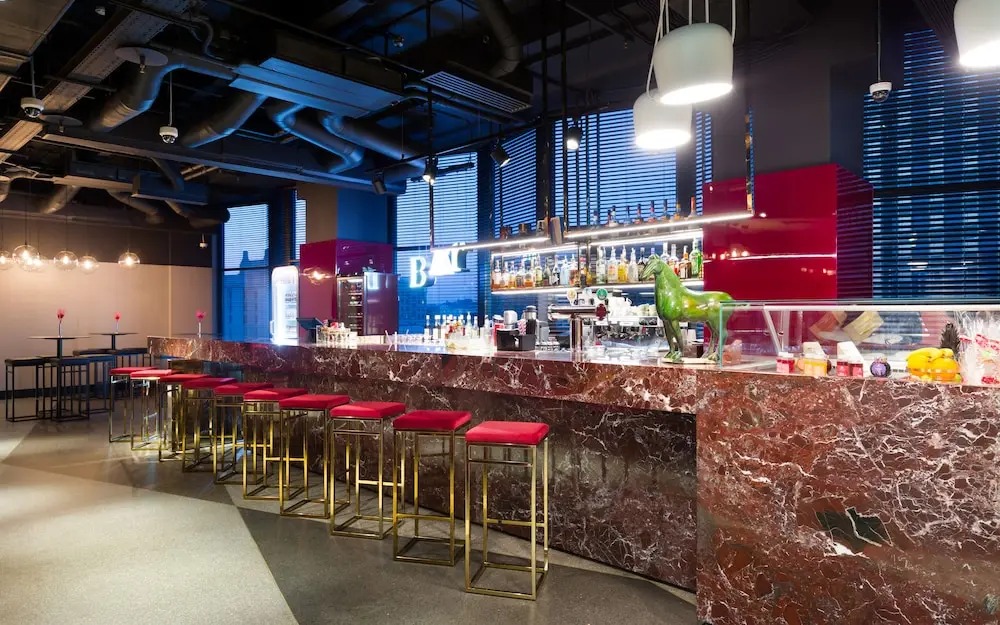 هتل ایزمیوت